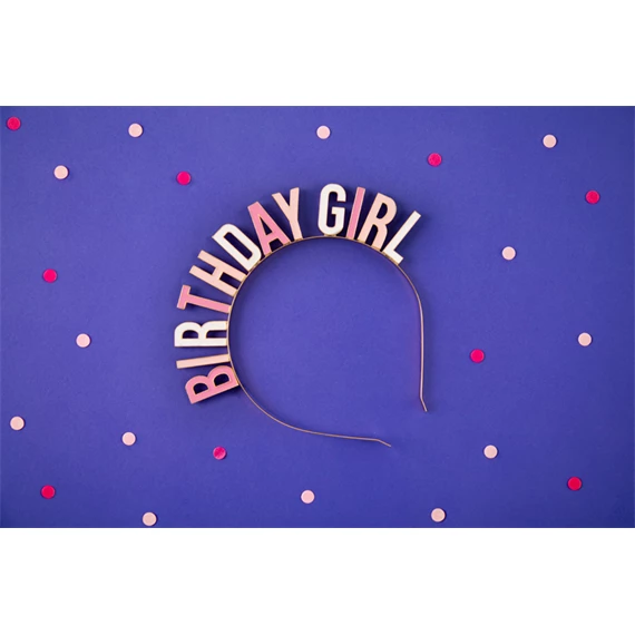 Fejpánt szülinapos lány, mix