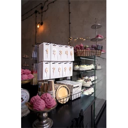 Fém állvány kosárral, töltelék nélkül