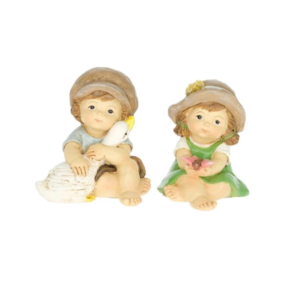 Gyerek fiú, lány kalapban, libával, pillangóval ülő 6,7x6x8 cm 2 féle