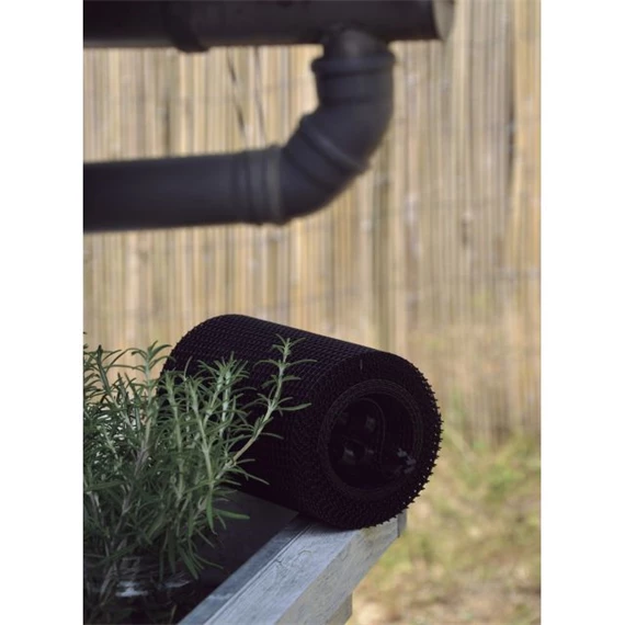 Háló, ereszcsatorna védelméhez 17 cm x 6 m