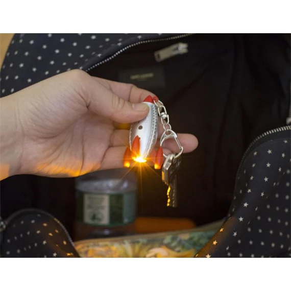 Kulcstartó hanggal, LED-es, rakéta