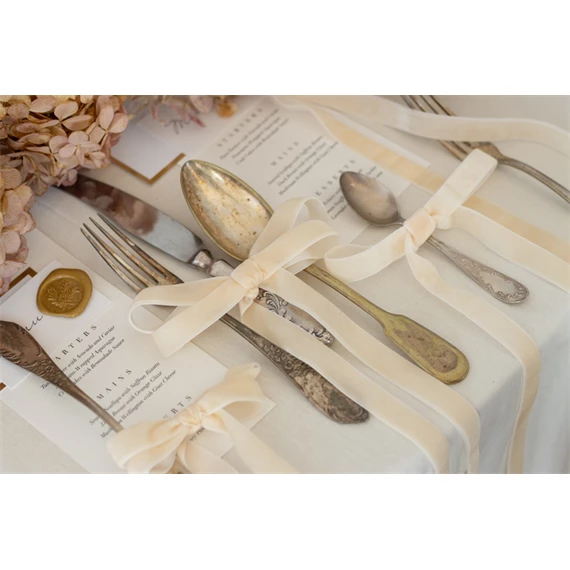 Velúr szalag 15 mm x 10 m bézs