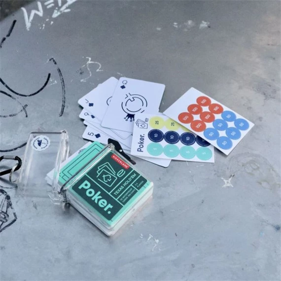 Utazó póker szett 9,5x12x3,5 cm